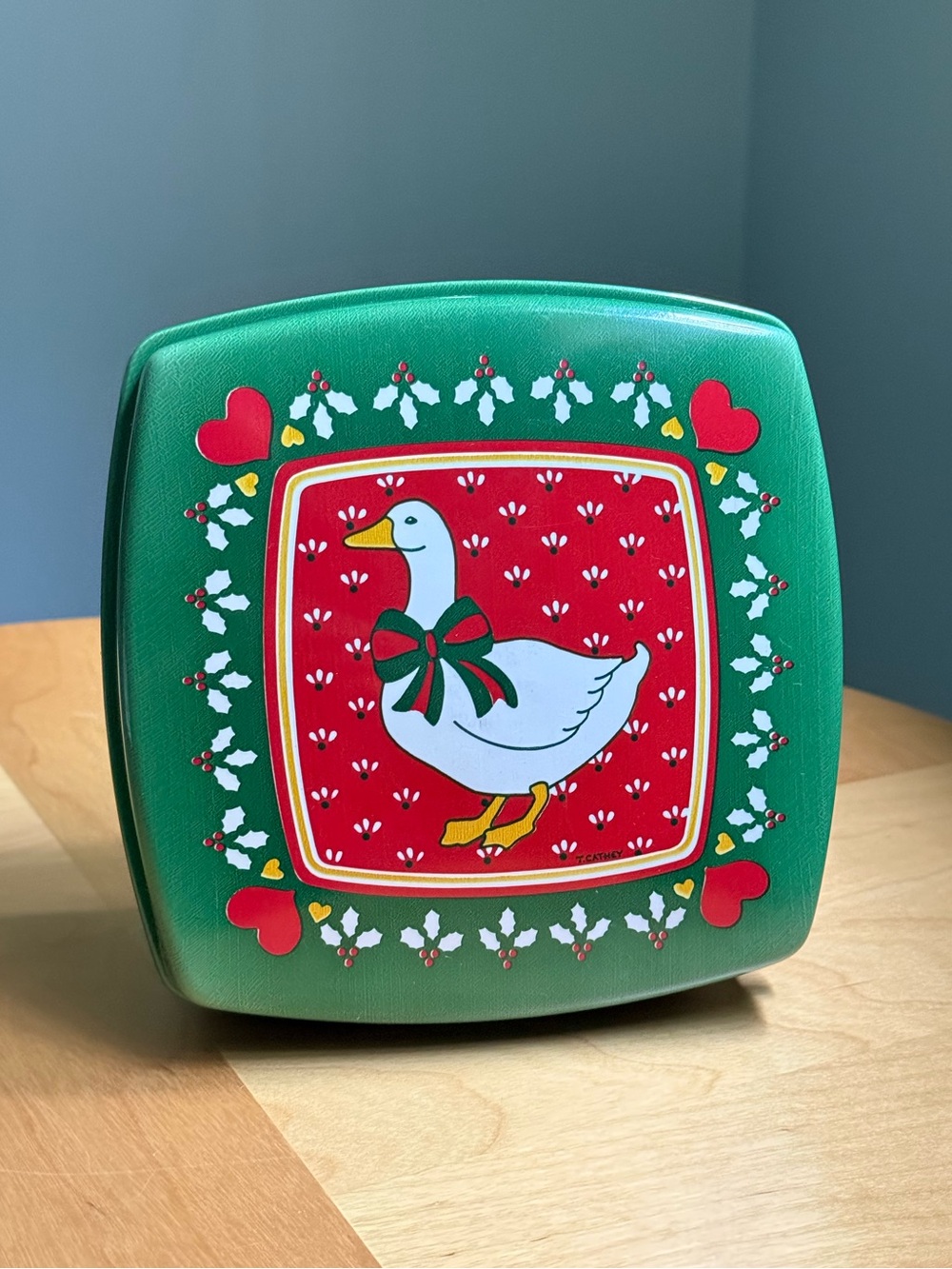Vintage Ullman Candy Cookie Container Red Plastic Christmas Heart Goose Snap Lid